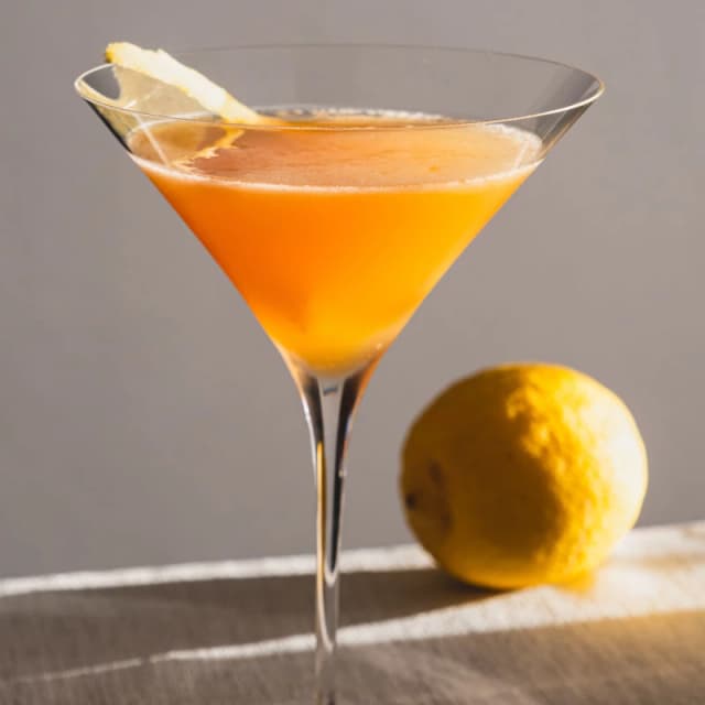 Bees Knees Cocktail Recipe: A Classic Gin Drink with Honey and Lemon