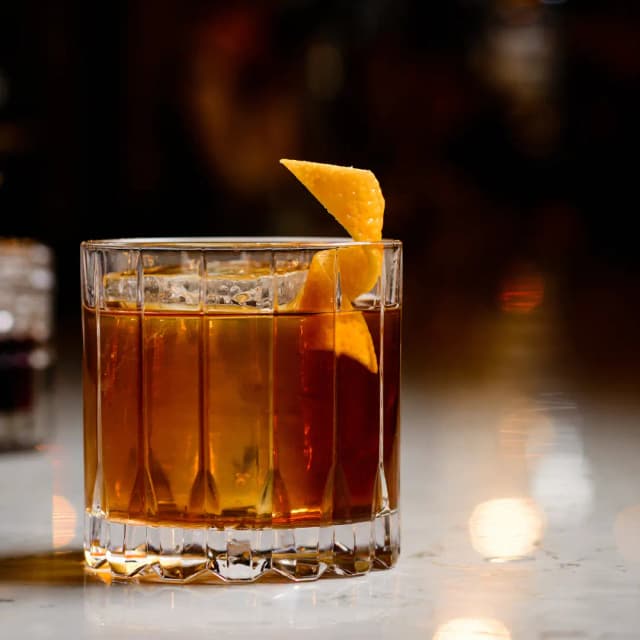 Godfather Cocktail: History, Recipe, and Modern Variations | Scotch and Amaretto Classic